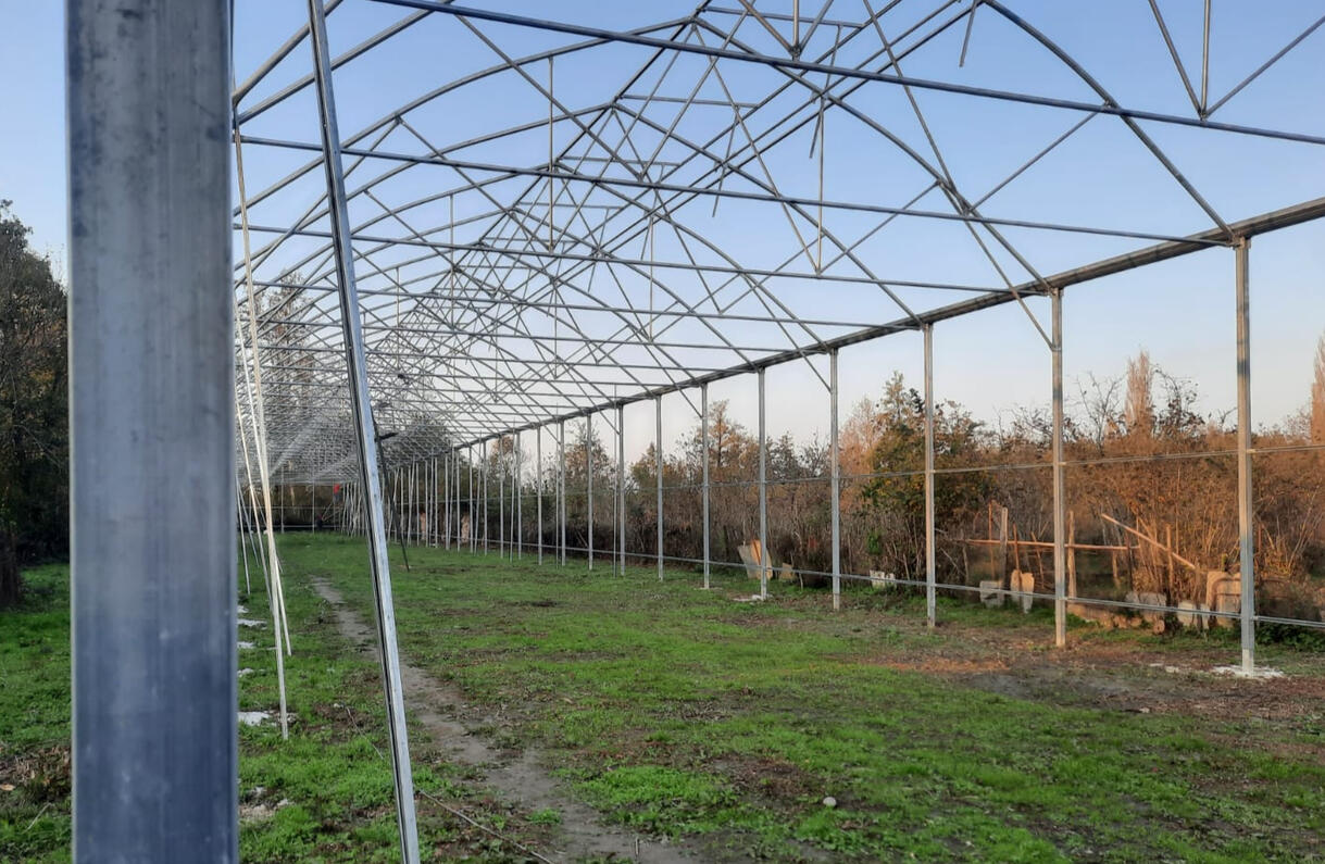 POMIDO - გალვანიზირებული სათბურის (satburi) კონსტრუქციული დეტალების ერთმანეთზე დაკავშირება და მშენებლობა POMIDO - გალვანიზირებული სათბურის (satburi) კონსტრუქციის სხვადასხვა დეტალები და აქსესუარები