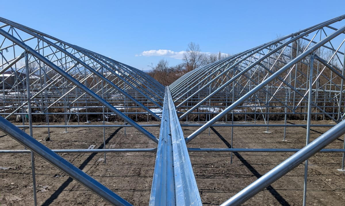 სათბურის კონსტრუქციის დეტალური ზედა ხედი - POMIDO სათბურის ზედა ხედი POMIDO - სგან